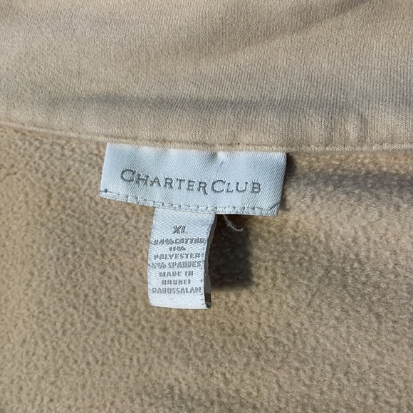 Turtleneck pullover with half zipper. - Picture 3 of 3